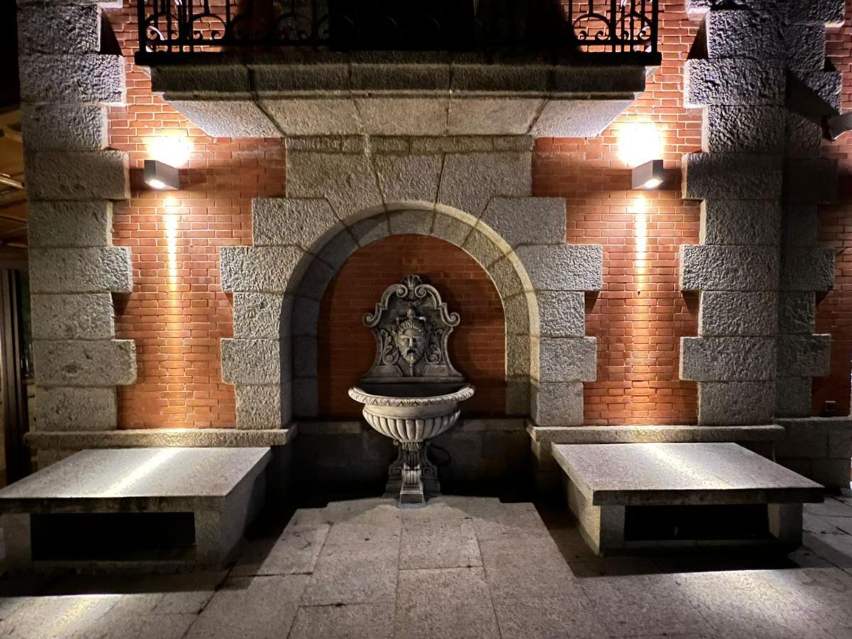 Palacio Miraflores Miraflores de la Sierra Buitenkant foto